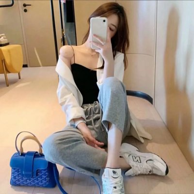 毕打自己人粤语 海报