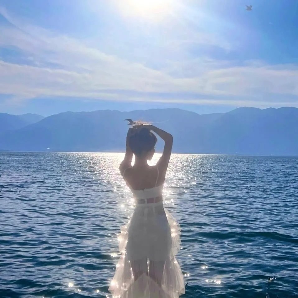 白衣修女 海报